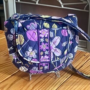 ♦️LIKE NEW♦️RETIRED VERA BRADLEY “LIZZY” FLORAL NIGHTINGALE QUILTED CROSSBODY